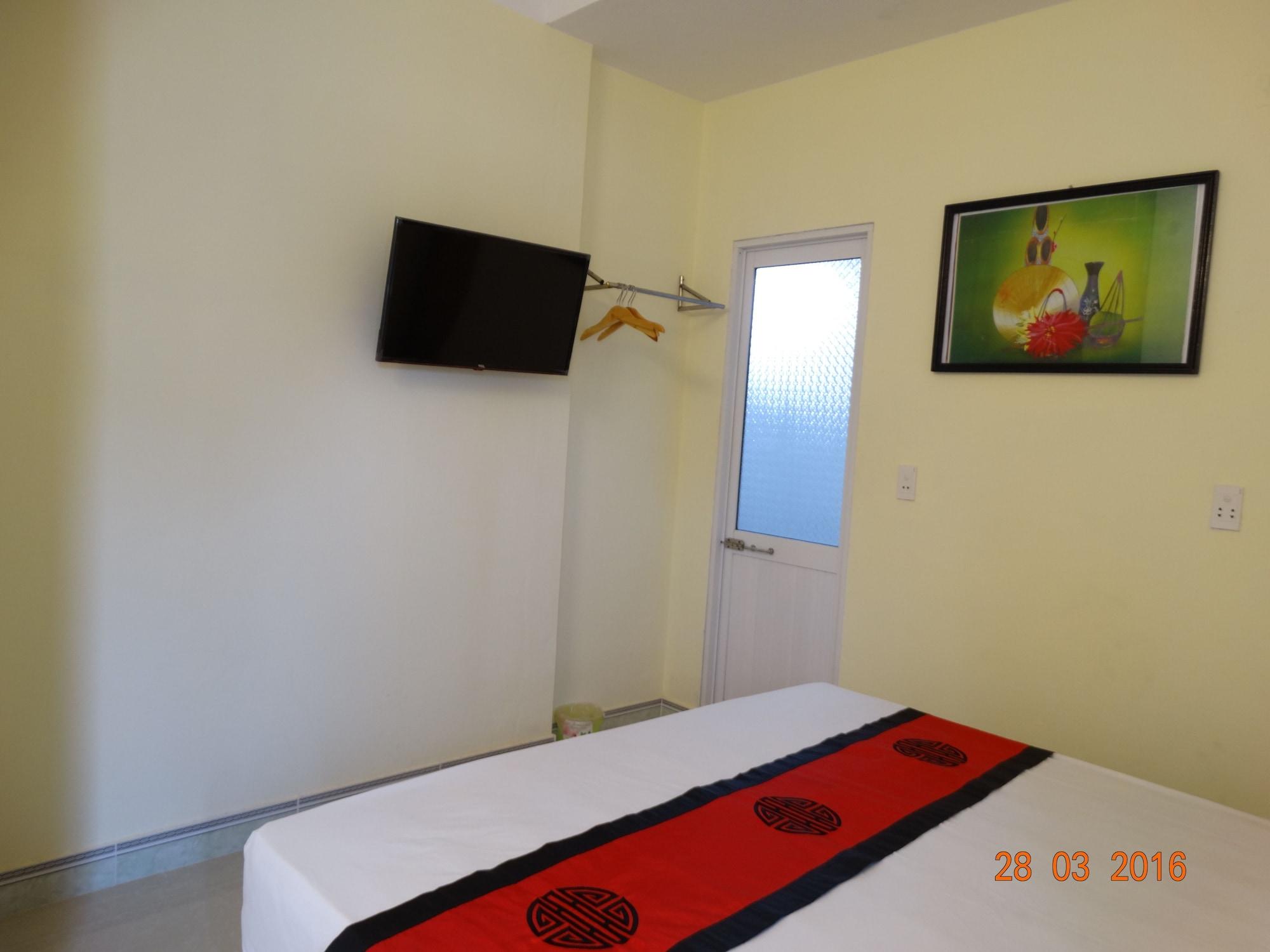 Yellow House Homestay Hội An Buitenkant foto