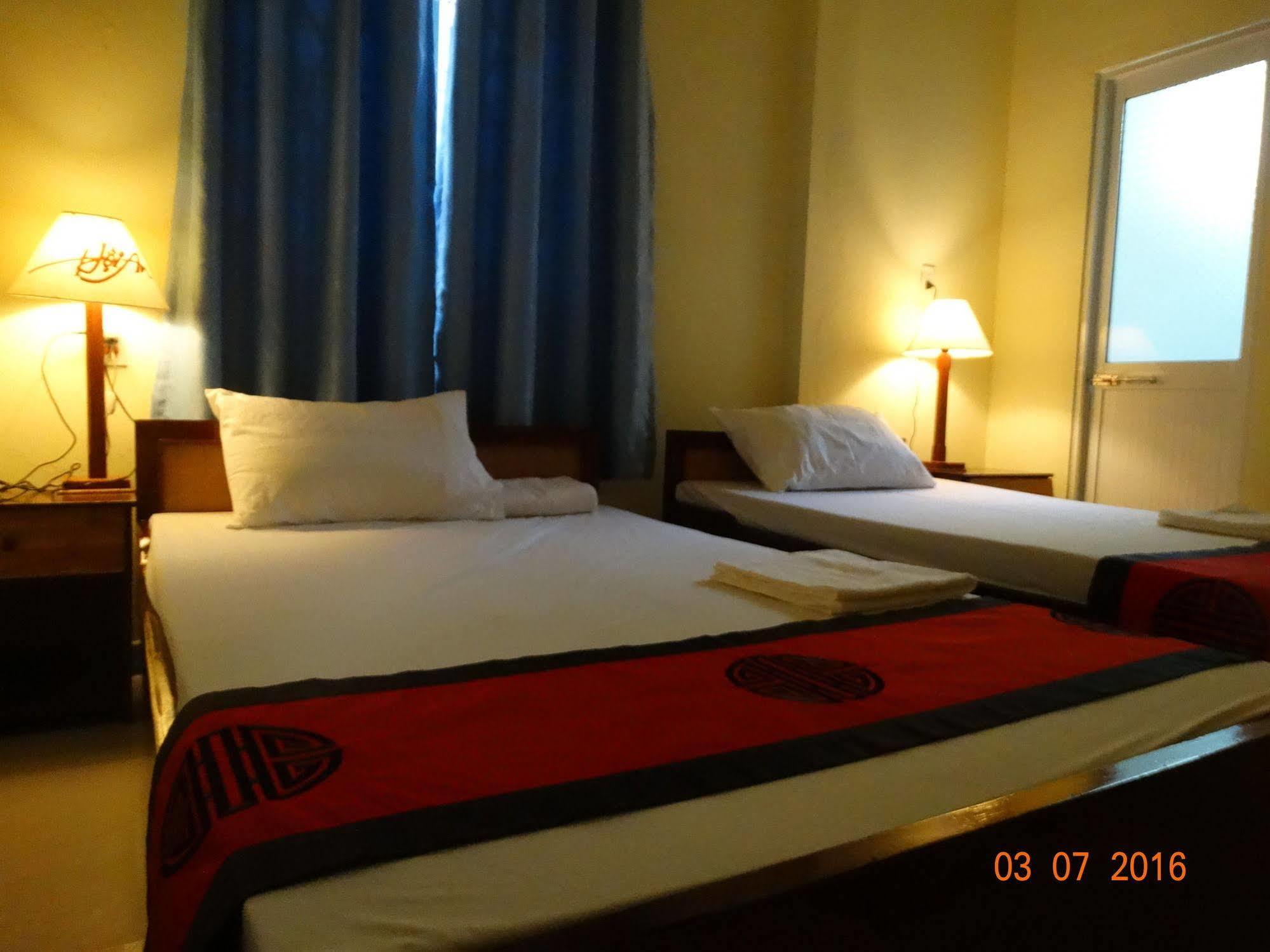 Yellow House Homestay Hội An Buitenkant foto