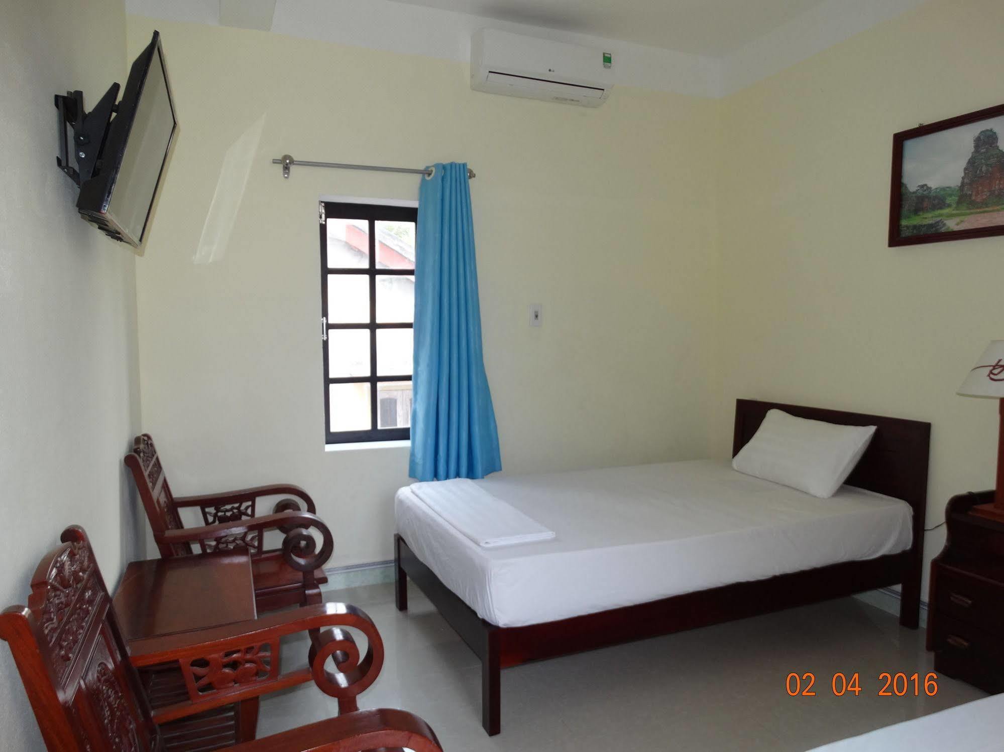 Yellow House Homestay Hội An Buitenkant foto