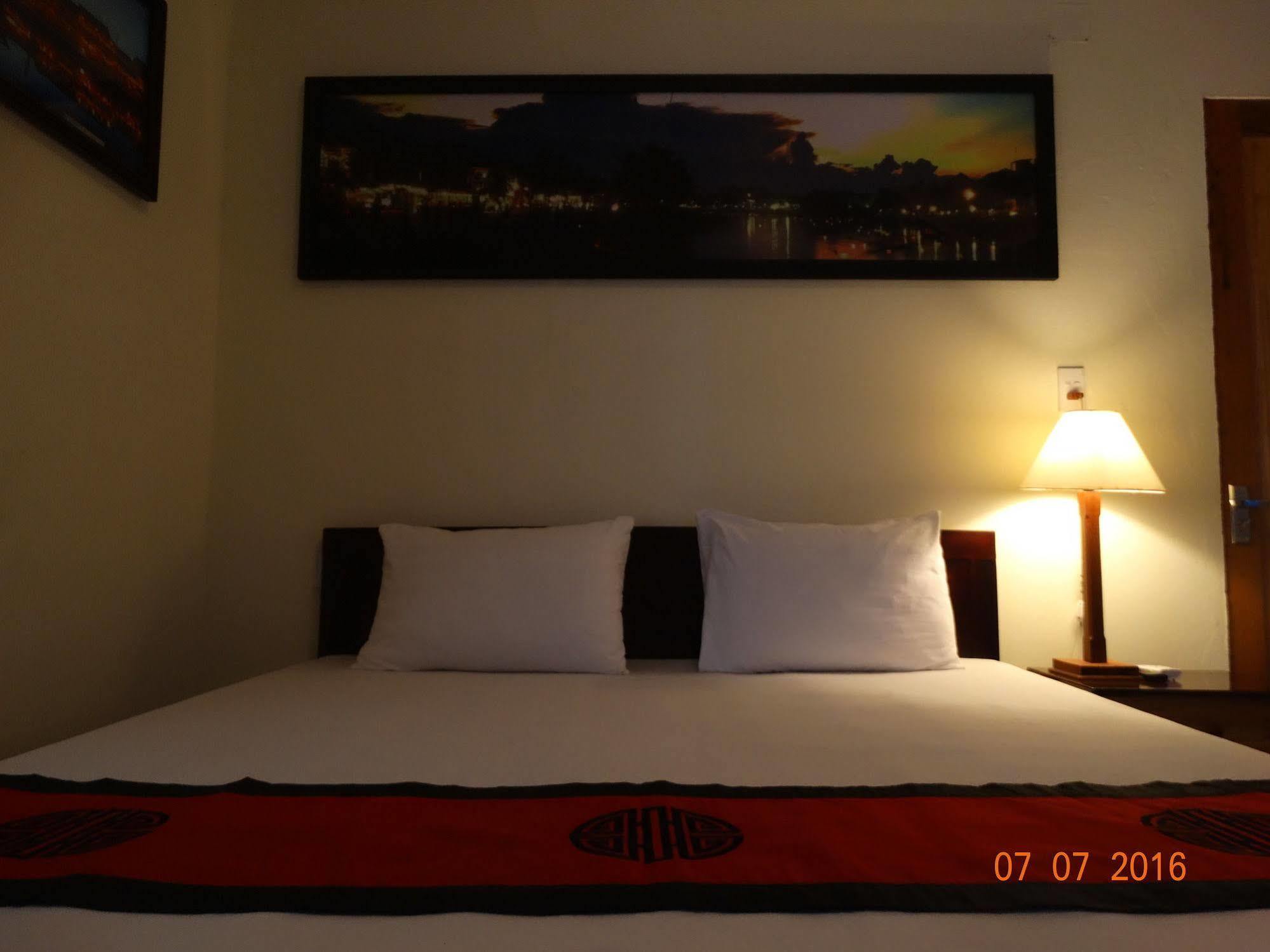 Yellow House Homestay Hội An Buitenkant foto